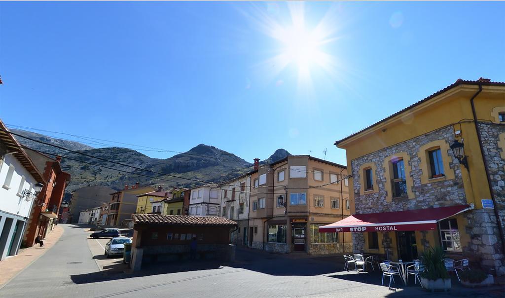 Отель Hostal Bar Stop Velilla del Rio Carrion Экстерьер фото